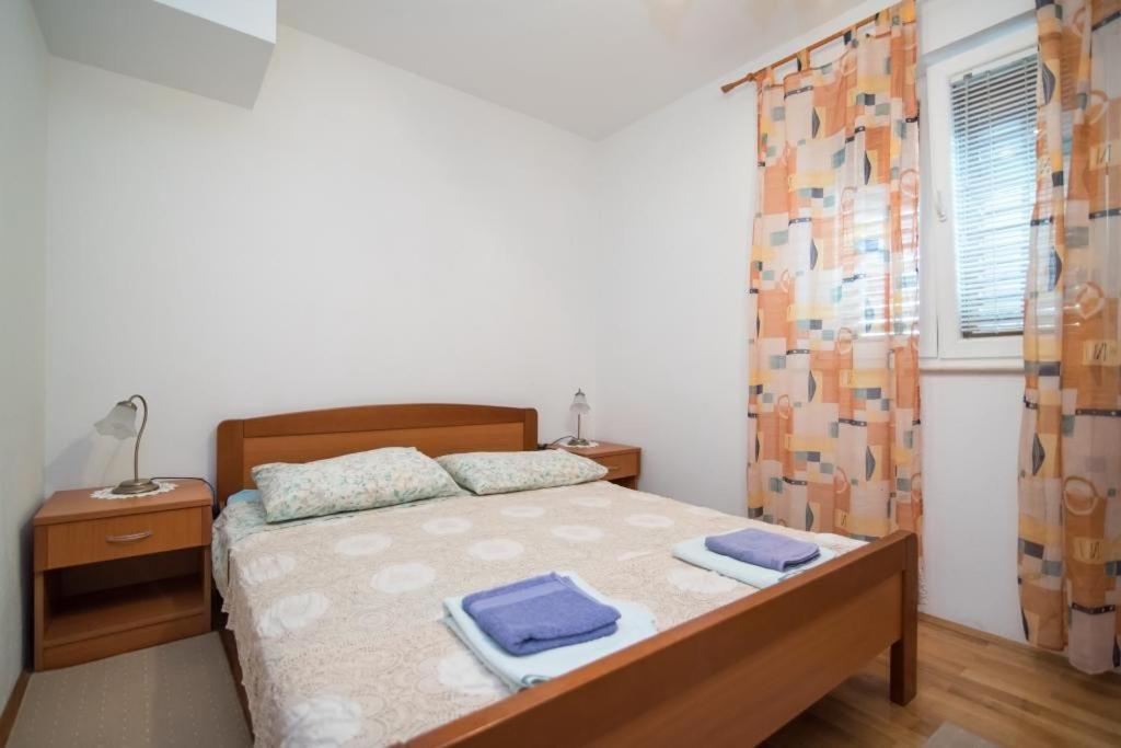 Apartments Longo Supetar Ngoại thất bức ảnh
